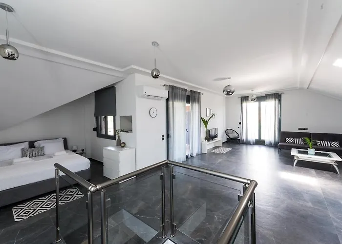 Sunset Albatross Villa