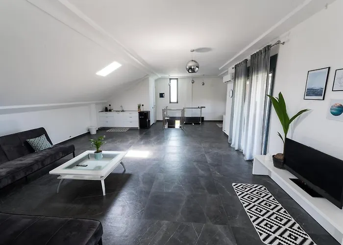 Sunset Albatross Villa